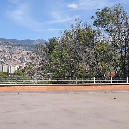 Apartamento Cerca A Plaza Mayor Medellín Exteriér fotografie